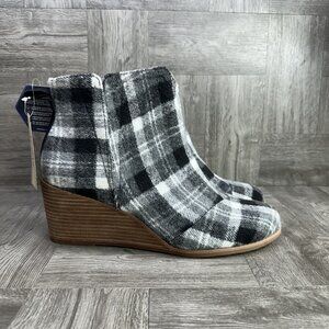 TOMS Women's size 10 Clare Black White Plaid Ankle Wedge Boots